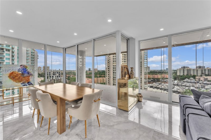 Apartment for rent at Turnberry Towers 14D