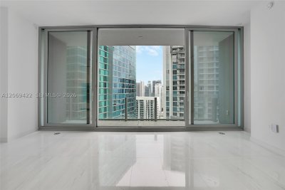 Comprar apartamento no Aston Martin Residences 3108