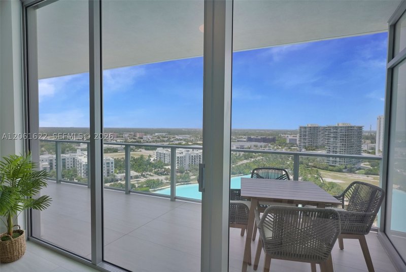 Alquiler de apartamento en One Park Tower by Turnberry 1610