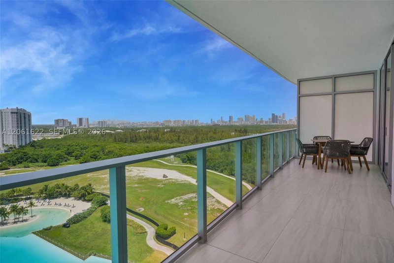 Alquiler de apartamento en One Park Tower by Turnberry 1610