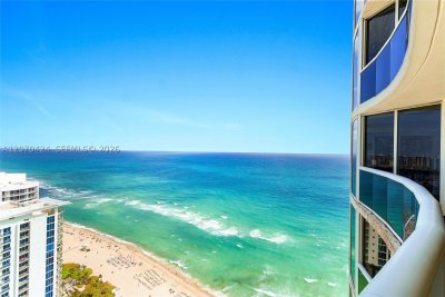 Comprar apartamento no Ocean Four 3502