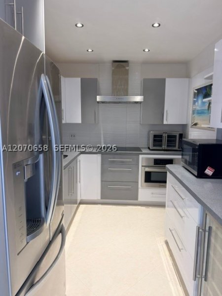 Apartment for rent at Coastal Towers PH1612