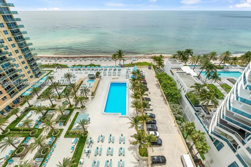 Condo for sale at The Wave Condo 703