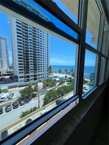Comprar apartamento en The Wave Condo 703