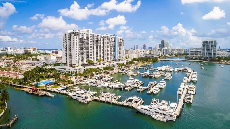 Comprar apartamento no Sunset Harbour South 2409