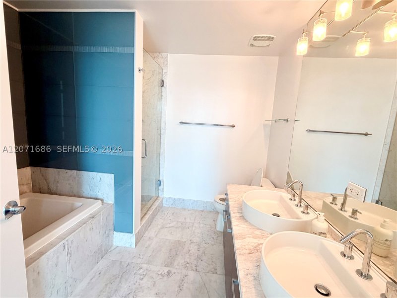 Apartment for rent at Vizcayne Everglades On The Bay 3903