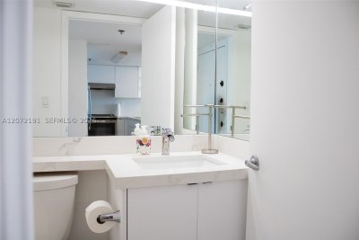 Aluguel de apartamento no Brickell Key Two 1101