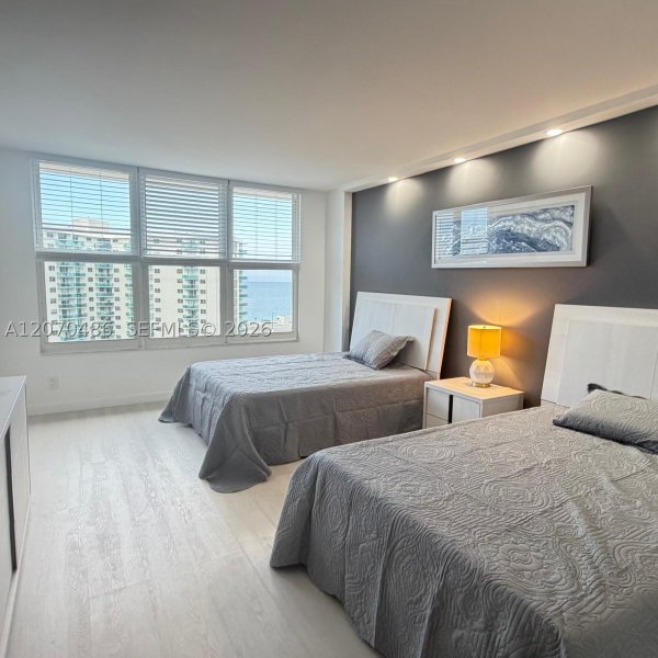 Apartment for rent at Hallmark of Hollywood 1118