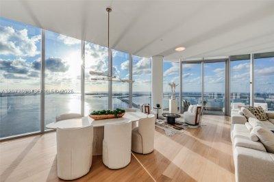 Comprar apartamento no Una Residences at Brickell PH4301