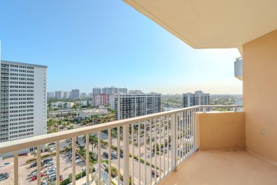 Aluguel de apartamento no The Hemispheres 15L