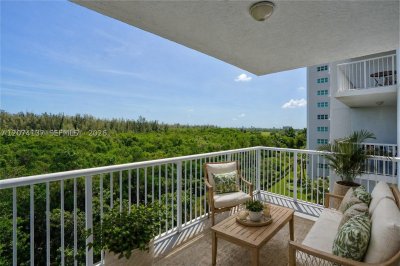 Comprar apartamento no One Fifty One at Biscayne 503