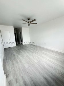 Aluguel de apartamento no Arlen House 1231