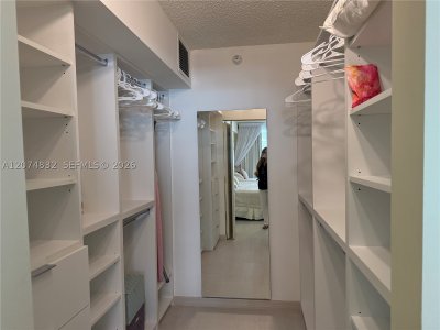 Aluguel de apartamento no Sands Pointe 706
