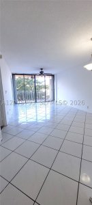 Aluguel de apartamento no Waterside Towers 206