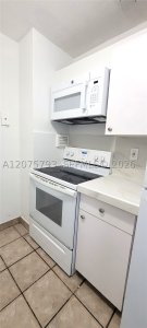 Aluguel de apartamento no Waterside Towers 206