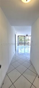 Aluguel de apartamento no Waterside Towers 206