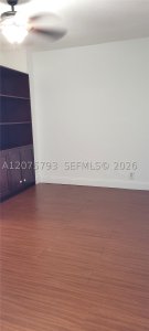 Aluguel de apartamento no Waterside Towers 206