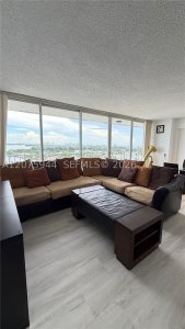 Aluguel de apartamento no Grandview Palace 2115