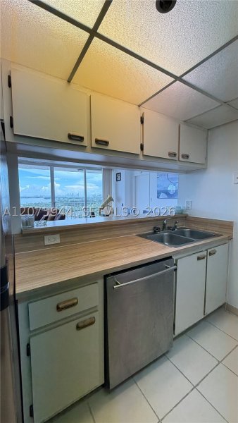 Apartment for rent at Grandview Palace 2115