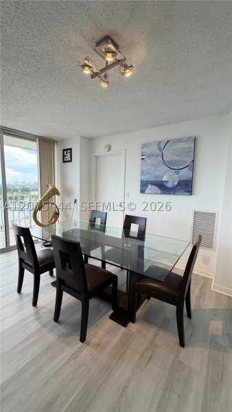 Apartment for rent at Grandview Palace 2115