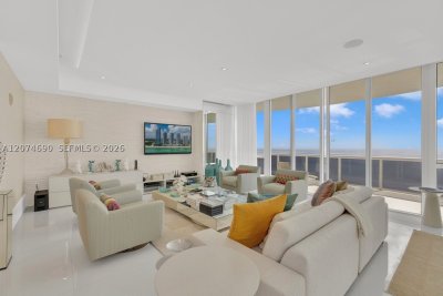 Comprar apartamento no Trump Tower Three 3001