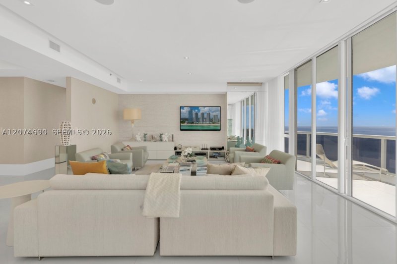 Comprar apartamento no Trump Tower Three 3001