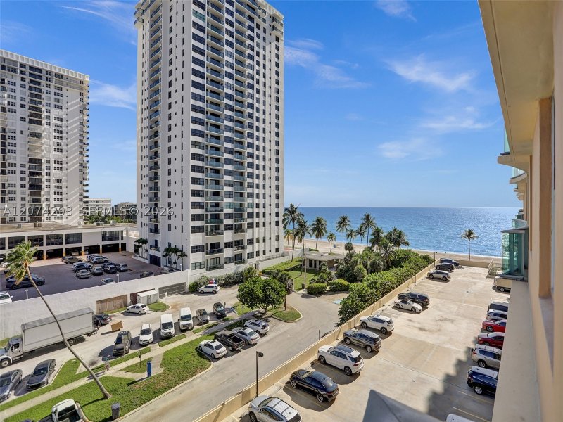 Apartment for rent at The Wave Condo 639 (availab