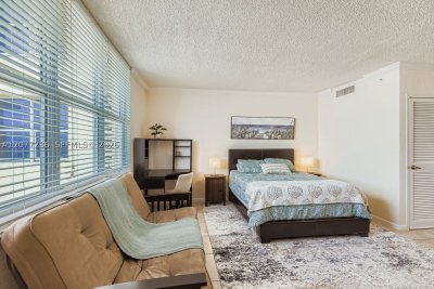 Aluguel de apartamento no The Wave Condo 1032 (AVAILA