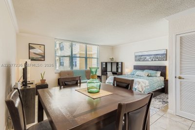 Aluguel de apartamento no The Wave Condo 1032 (AVAILA