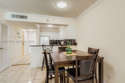 Aluguel de apartamento no The Wave Condo 1032 (AVAILA