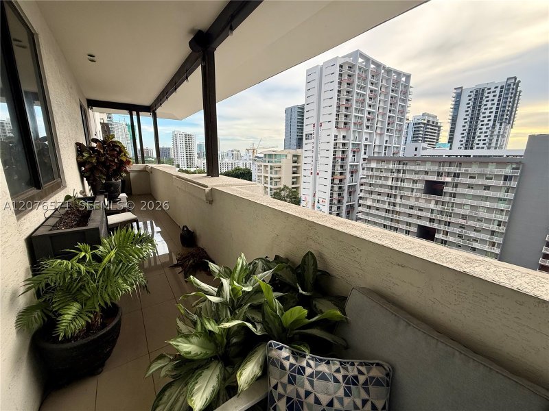 Comprar apartamento no Nine at Mary Brickell Village 1114