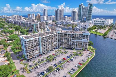 200 Leslie Apt #818