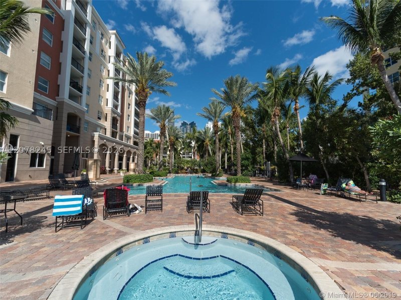 Condo for sale at Porto Bellagio 3105