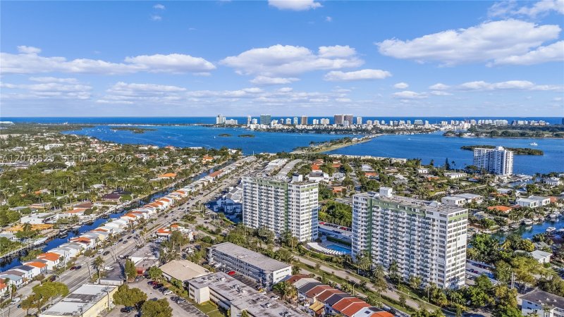 Condo for sale at Bayview Towers B605