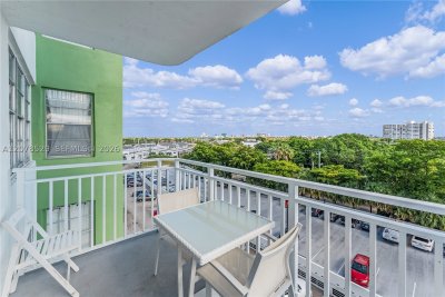 Comprar apartamento en Bayview Towers B605