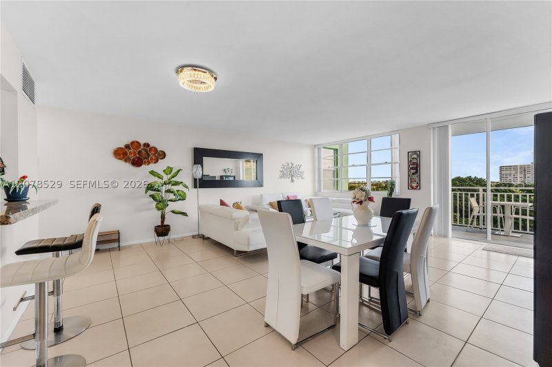 Condo for sale at Bayview Towers B605