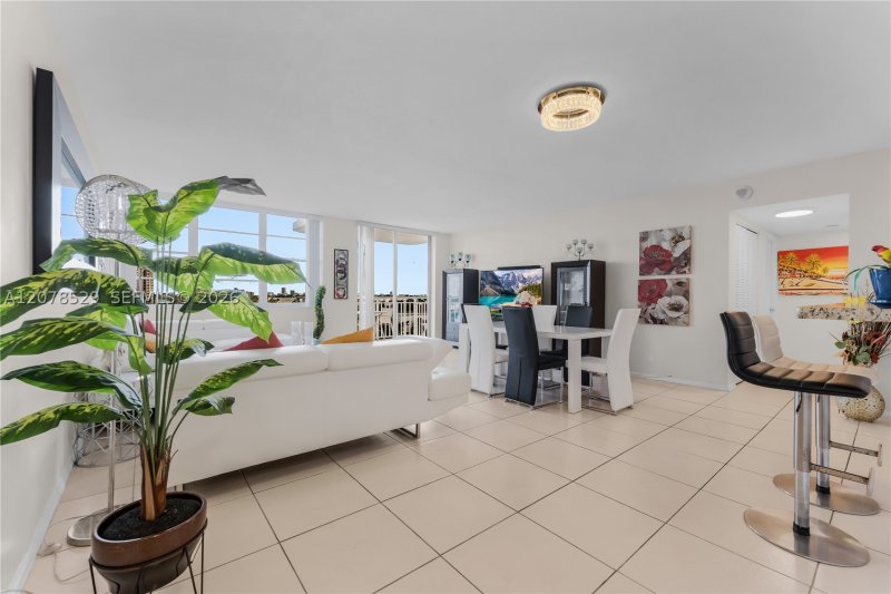 Condo for sale at Bayview Towers B605