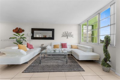 Comprar apartamento en Bayview Towers B605