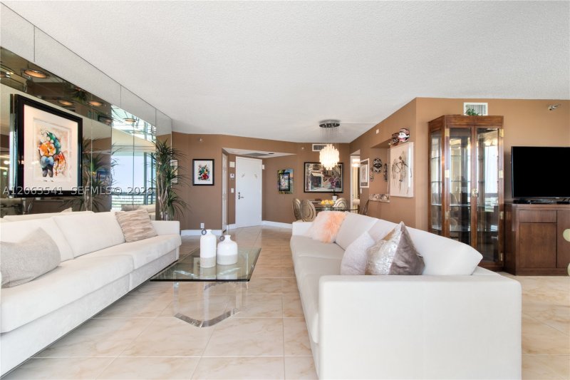 Comprar apartamento en Mystic Pointe 400 2204