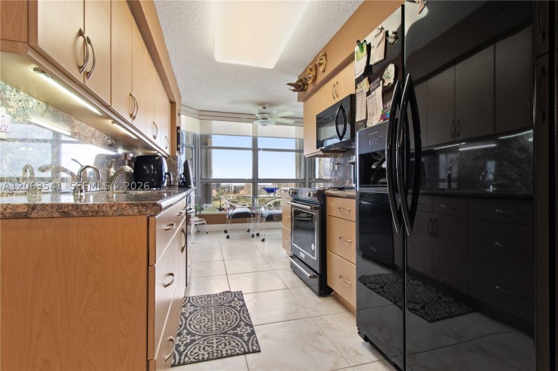 Comprar apartamento en Mystic Pointe 400 2204