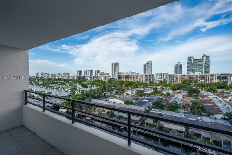 Condo for sale at Olympus Condo 1004