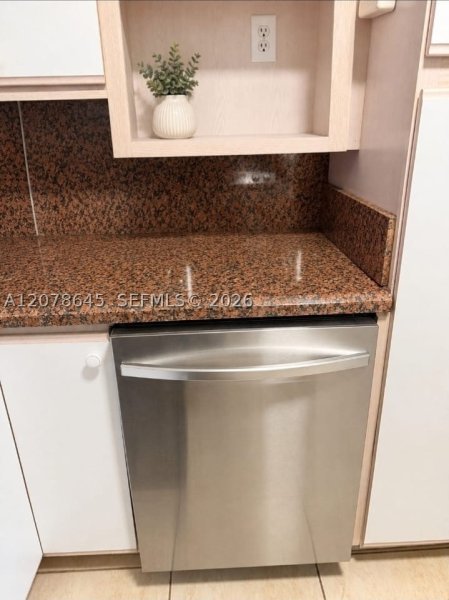 Condo for sale at Hallmark of Hollywood 605