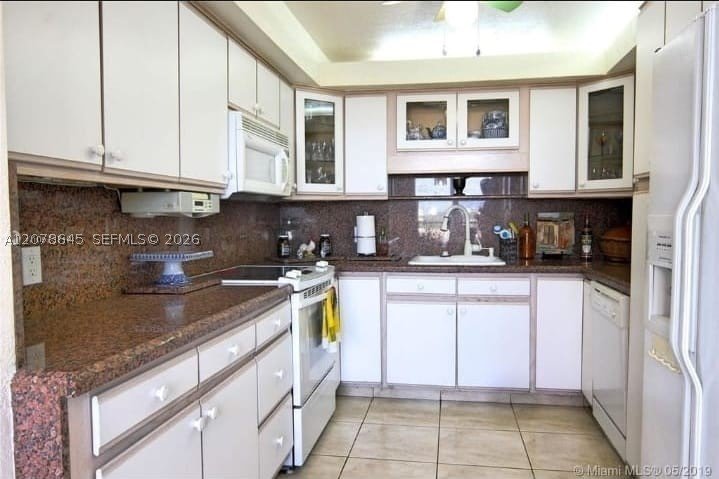 Condo for sale at Hallmark of Hollywood 605