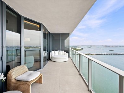 Alquiler de apartamento en Aria Reserve Miami 5605