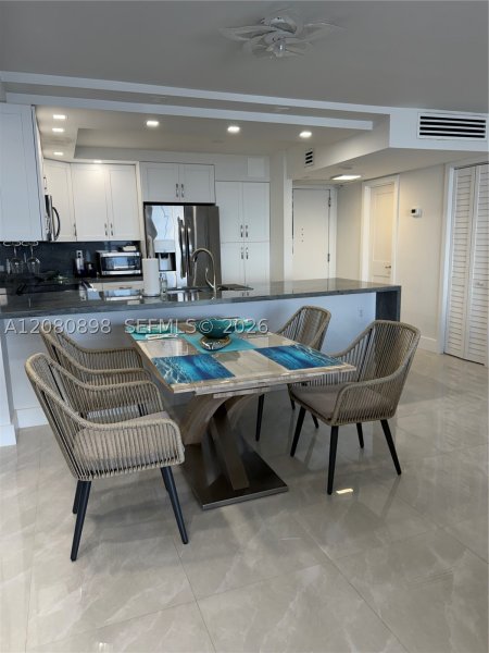 Apartment for rent at Arlen Beach 908