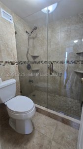 Aluguel de apartamento no Triton Towers 1005