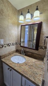 Aluguel de apartamento no Triton Towers 1005