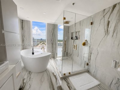 Aluguel de apartamento no La Perla 2907