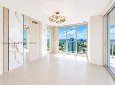 Aluguel de apartamento no La Perla 2907