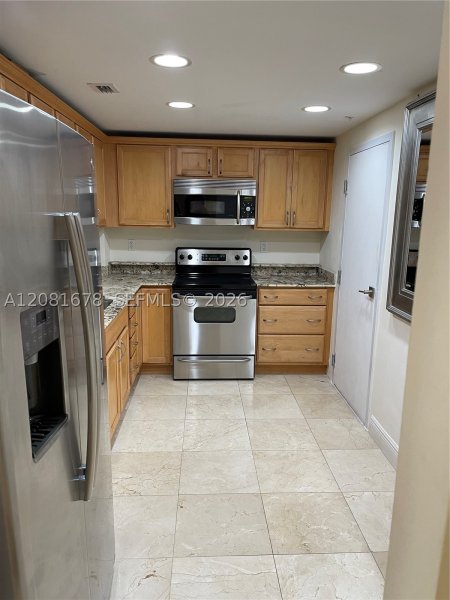 Condo for sale at Gables Waterway Towers 121